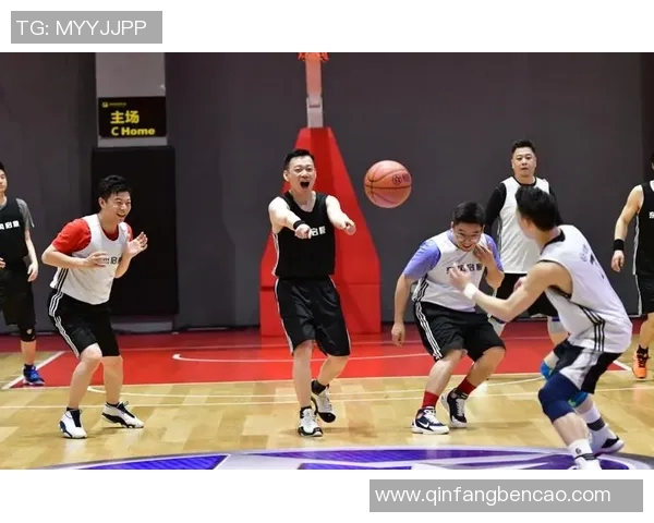 篮球与足球明星跨界友谊揭秘共同热爱与梦想的交汇点