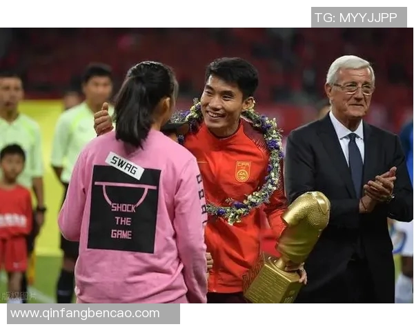 红色足球明星助力品牌崛起引领运动时尚新潮流